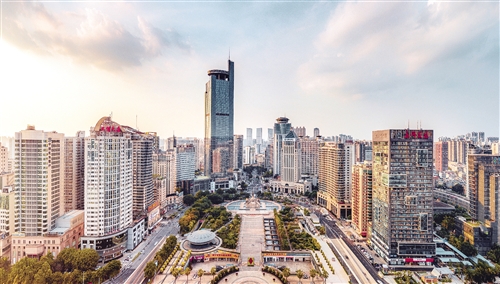 李克強(qiáng):培育壯大市場(chǎng)主體 激發(fā)市場(chǎng)活力和社會(huì)創(chuàng)造力